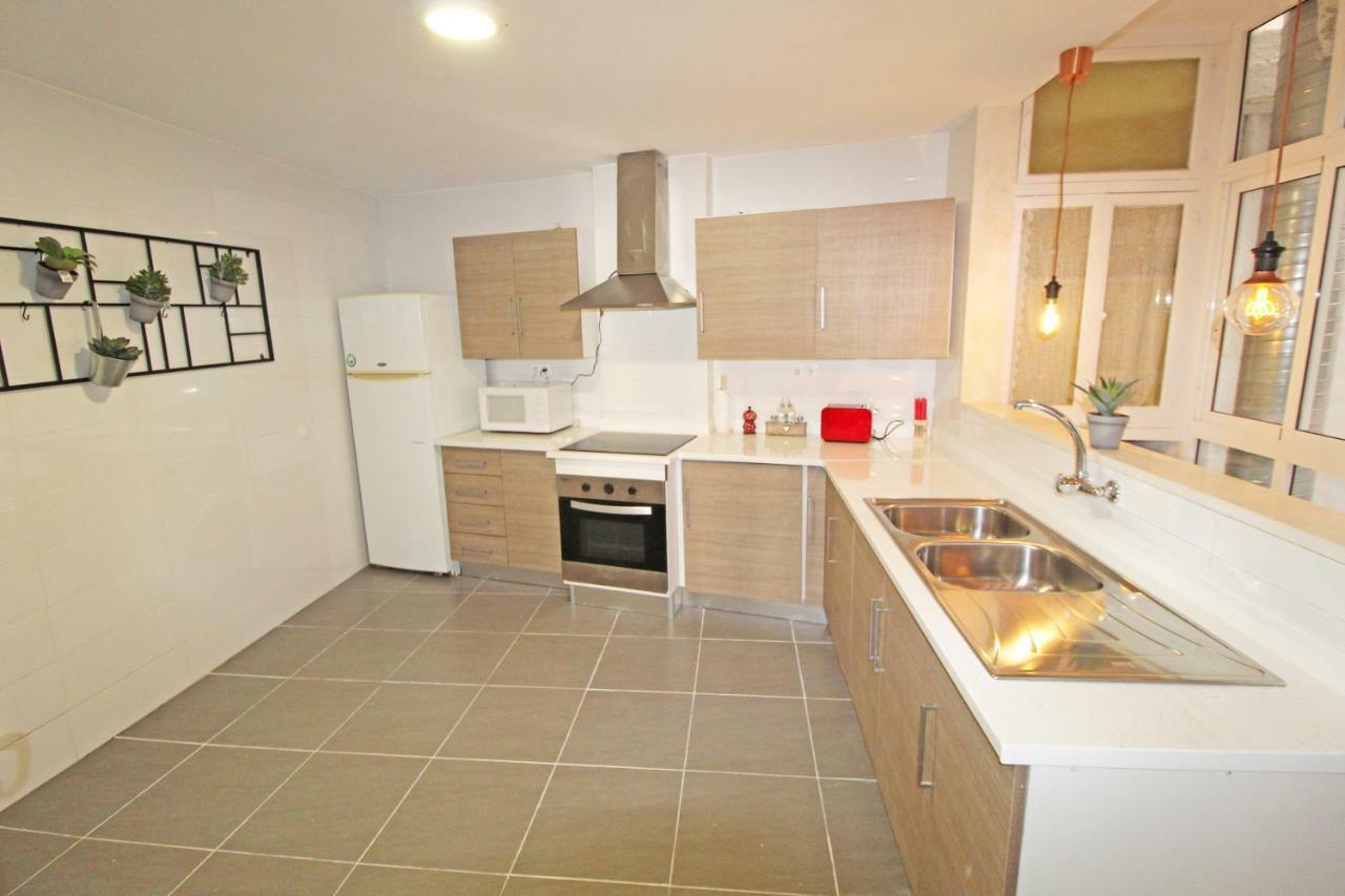 Centrico Y Espacioso Piso En Barrio Tranquilo Alicante Kültér fotó