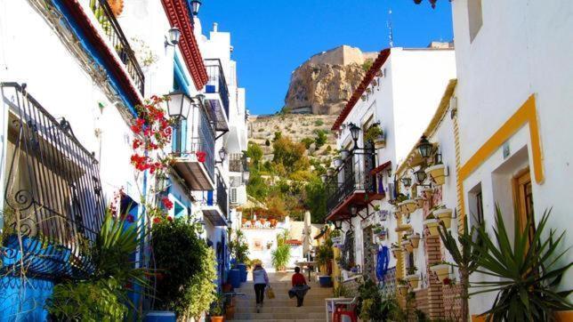 Centrico Y Espacioso Piso En Barrio Tranquilo Alicante Kültér fotó